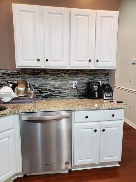 Building Photo - 6 Valley Glen Ct