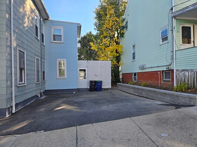 Building Photo - 26 Melvin St