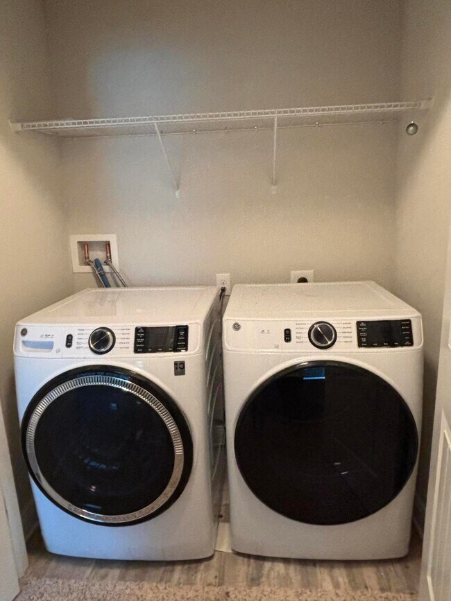 Building Photo - 166 Crossing Ln