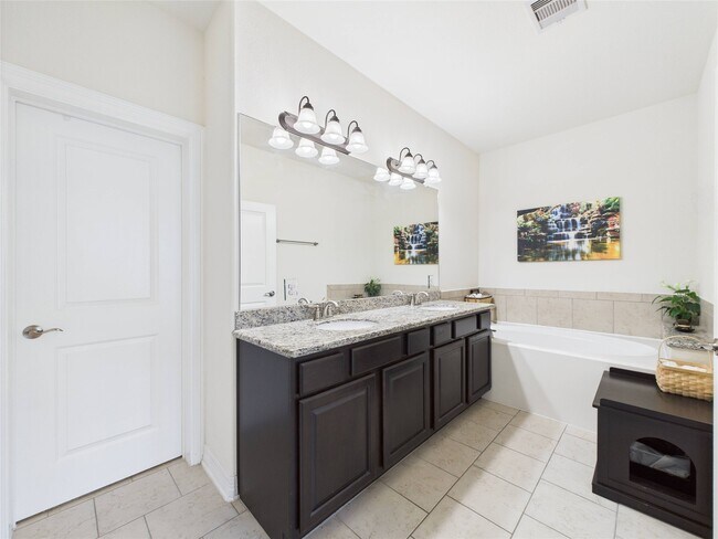 Building Photo - 22 Tassia Ln