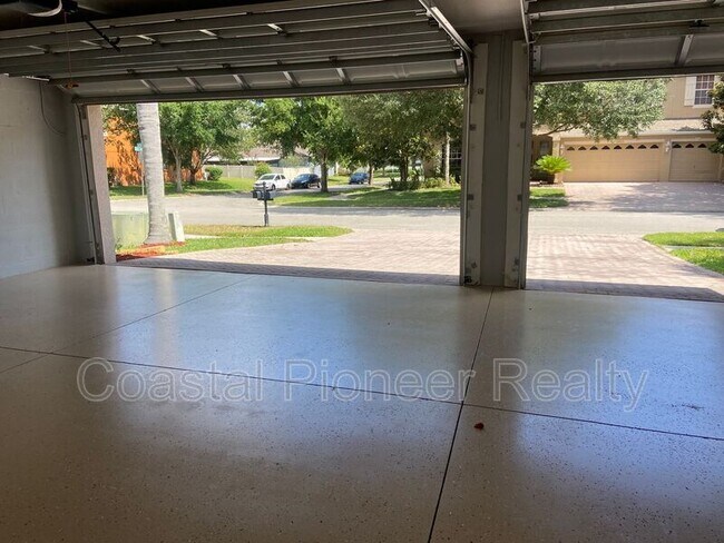 Building Photo - 29832 Cedar Waxwing Dr