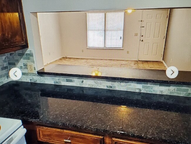 Building Photo - 139 Country Town Dr