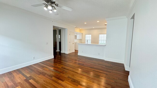 Building Photo - 1040 Nash Dr
