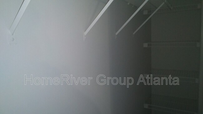 Building Photo - 1715 Highland Pl