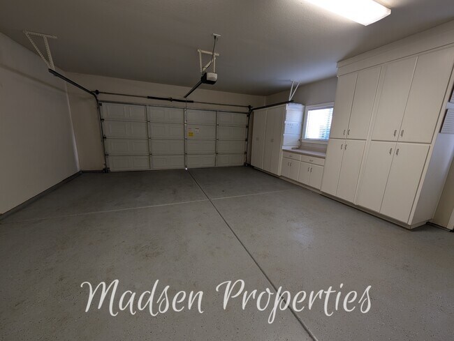 Building Photo - 7 Redeemers Loop