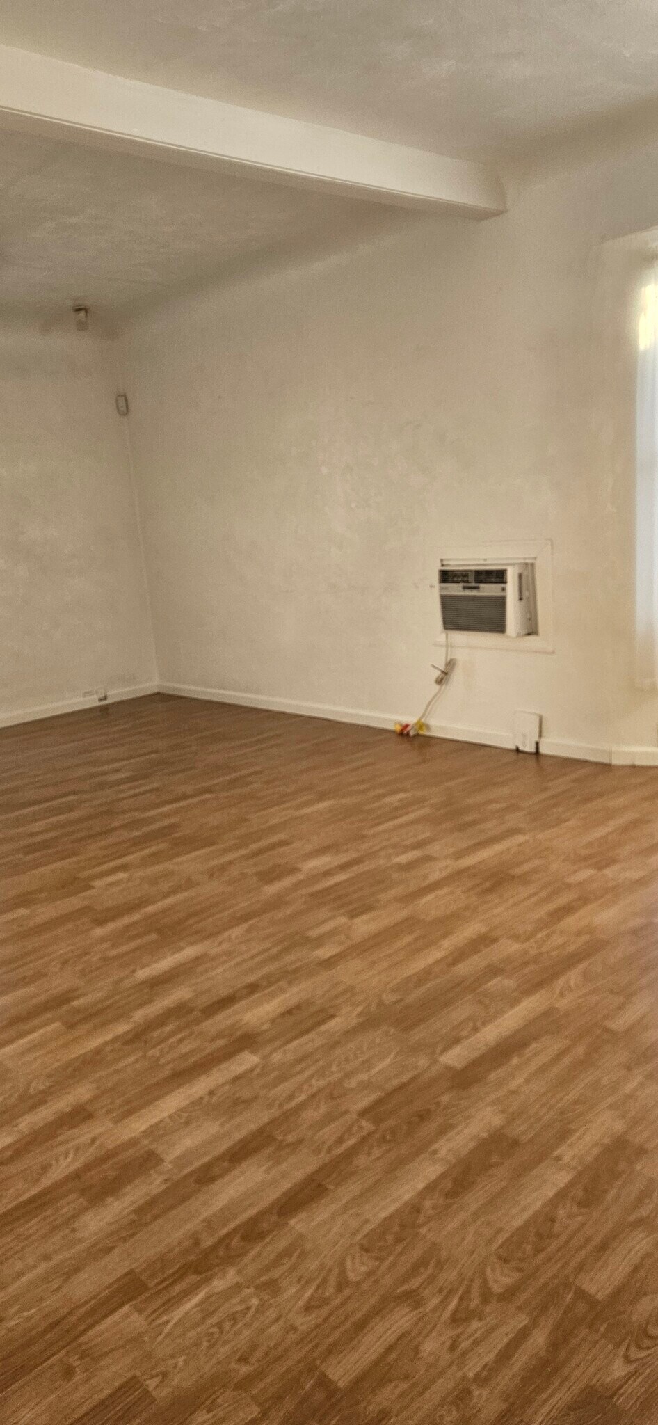 Building Photo - 609 E Main St