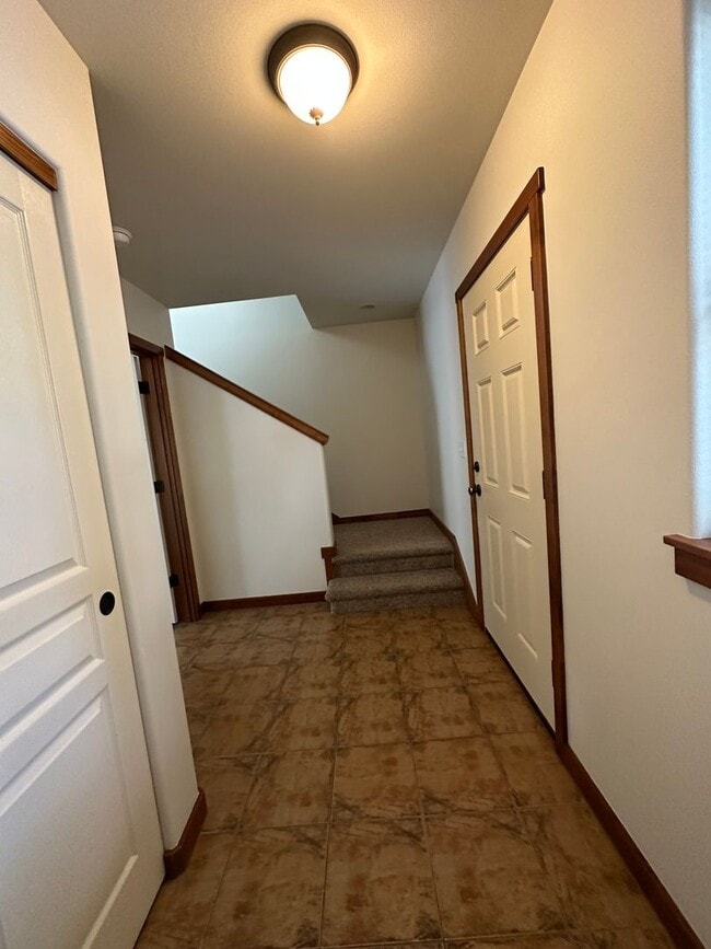 Building Photo - Peaceful 2-Bed Home on a Spacious 1-Acre Lot