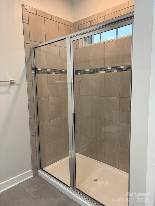 Building Photo - 1708 Town Oak Ln