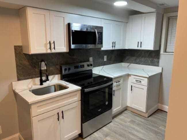 Building Photo - 2501 Linden Ave