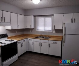 Building Photo - 300 Pirie Dr