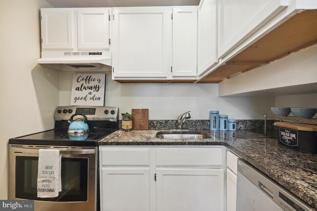 Building Photo - 517 Carmody Hills Dr