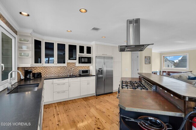 Building Photo - 326 Cutter Ln