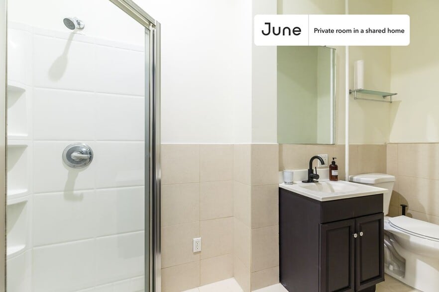 Building Photo - Room in Shared 5 bed/2 bath home in Chelsea