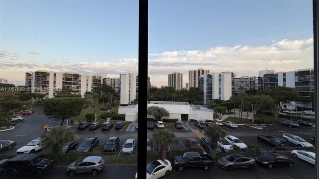 Building Photo - 20441 NE 30th Ave