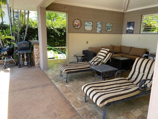 Building Photo - SOUTH MAUI BEAUTIFUL HOME WITH POOL IN MOANA ESTATES --