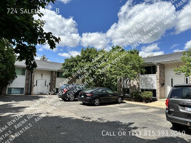 Building Photo - 724 Salem St