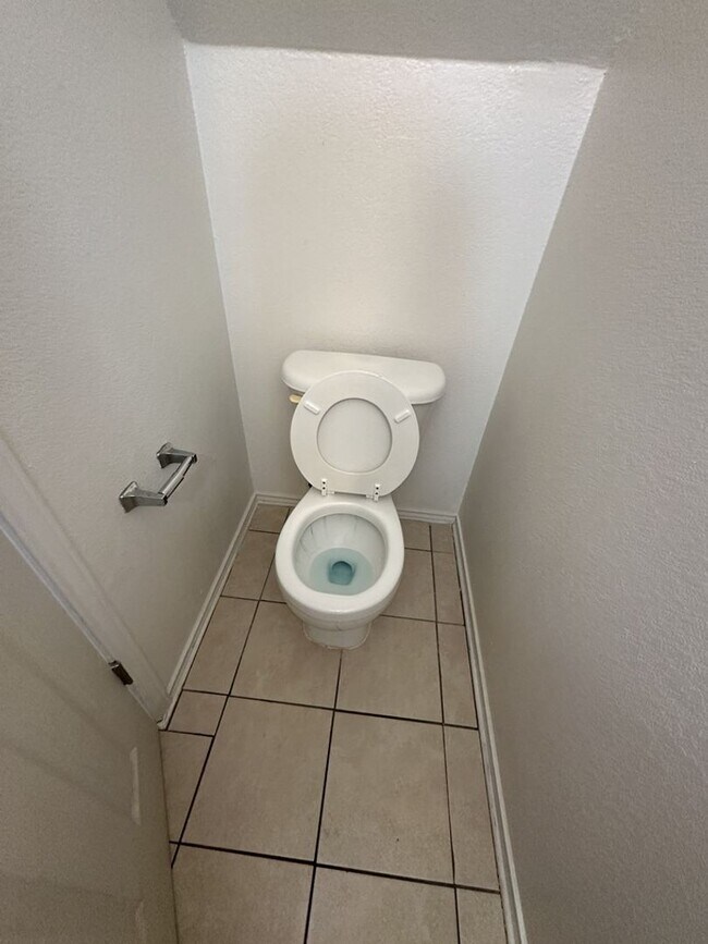 Building Photo - 3601 Malibu Ln