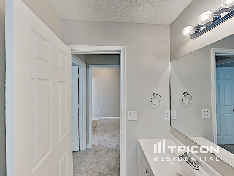Building Photo - 172 Greystone Cir