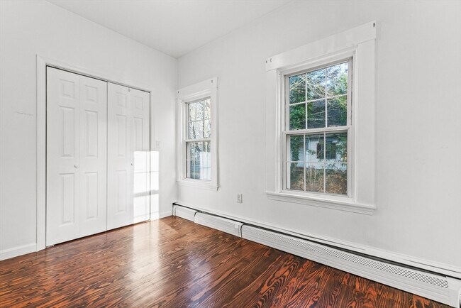 Building Photo - 1142 Washington St