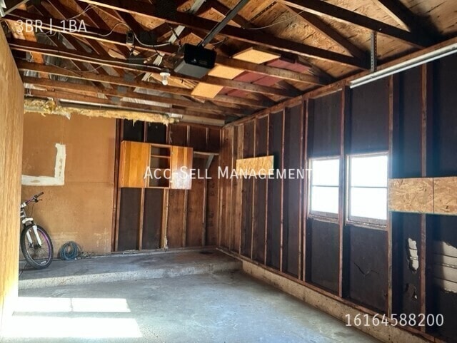 Building Photo - 5798 Christie Ave SE