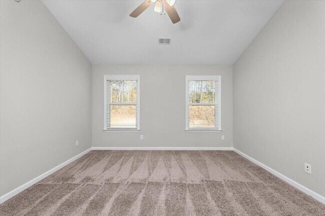 Building Photo - 1042 Linsmore Ave