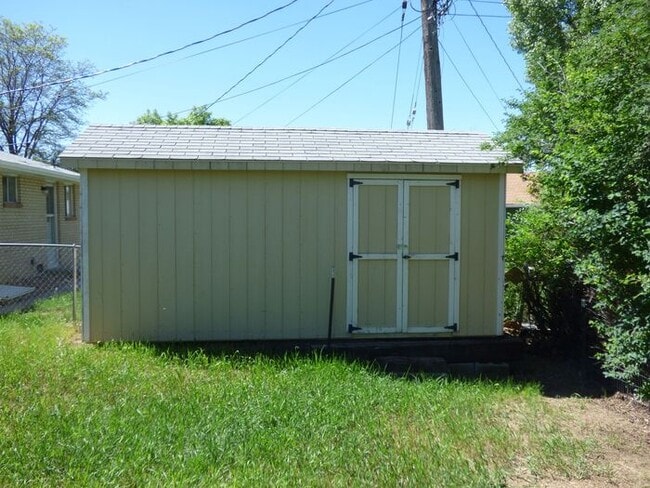 Building Photo - 2 Bed/1 Bath Duplex in Longmont. WATER/SEW...