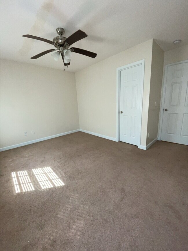 Building Photo - 202 Lanieve Ct