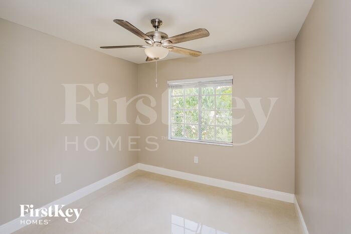 Building Photo - 16905 SW 106th Ct