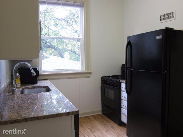 Building Photo - 2408 E Park Pl