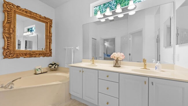 Building Photo - 72 Tall Trees Ct