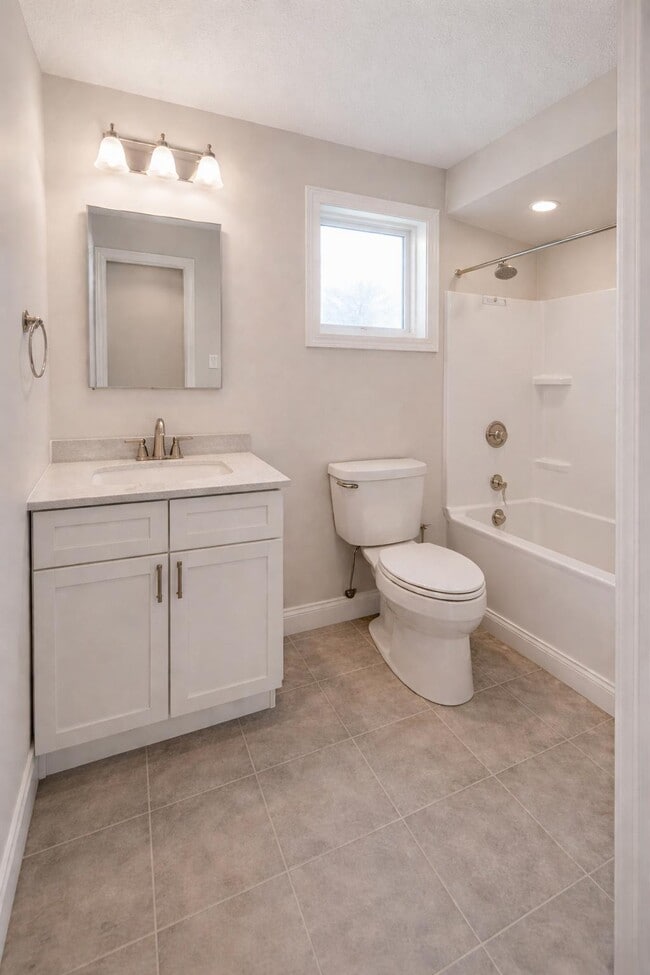 Building Photo - 6211 Poppy Blvd