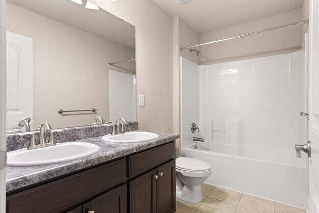 Building Photo - 4599 Belvedere Circle