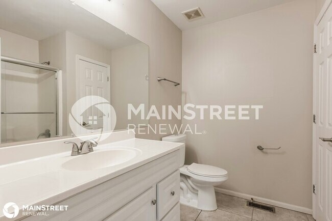 Building Photo - 8 Shady Village Ct, Lake St. Louis, MO 63367