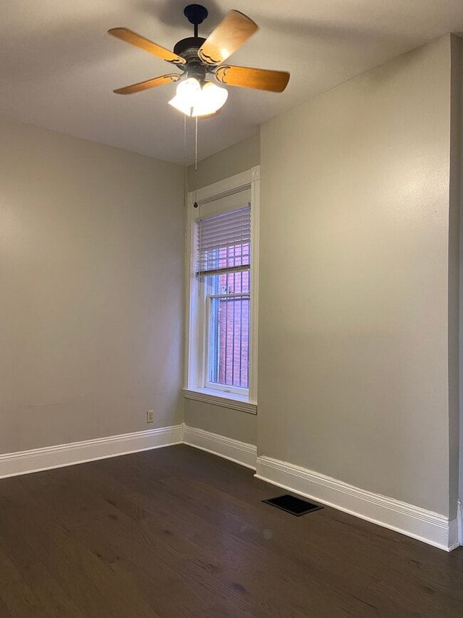 Building Photo - 212 W Lee St