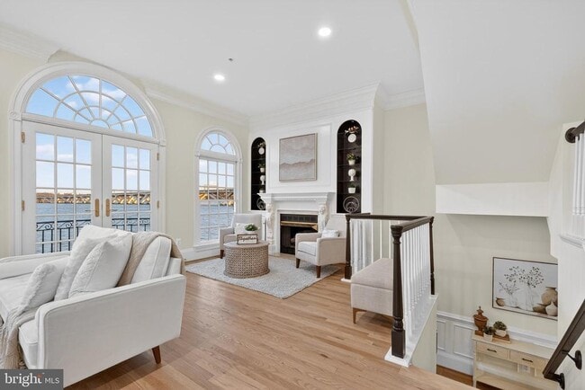 Building Photo - 700 Kahn Pl