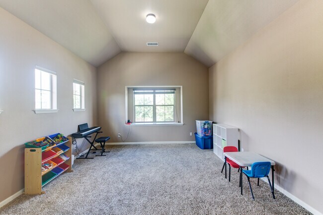 Building Photo - 308 Entrada Way