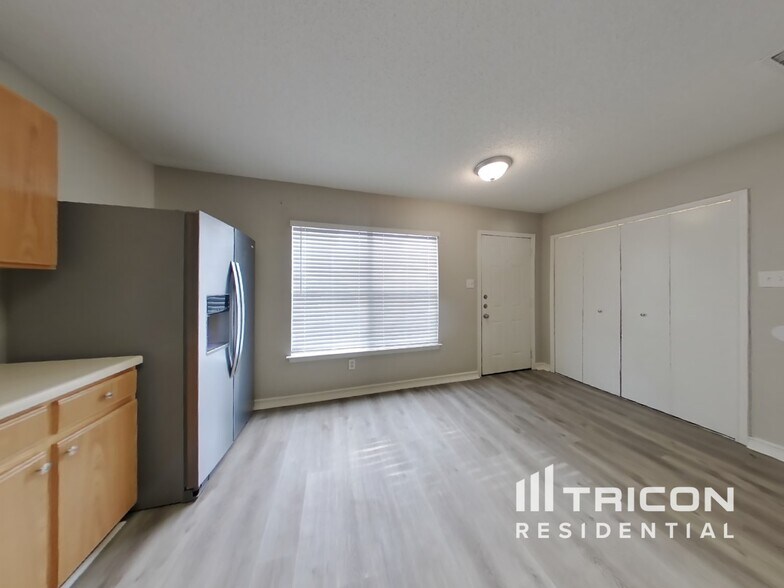 Building Photo - 10170 Paddlefish Creek