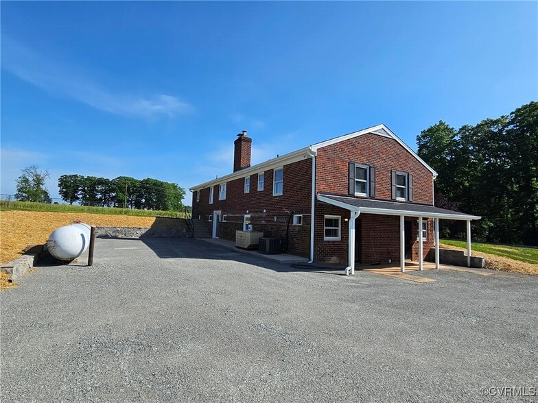 Building Photo - 16090 Pouncey Tract Rd