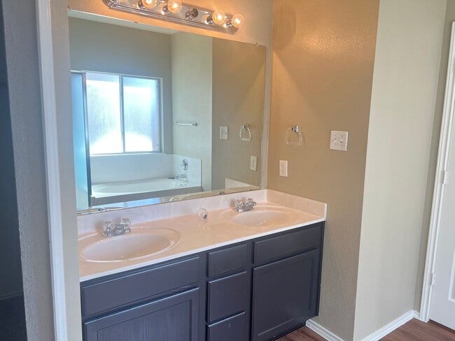 Building Photo - 5106 Sydney Harbour Ct