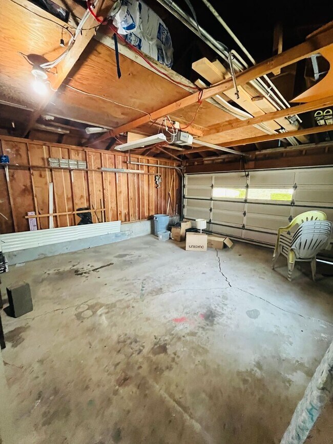Building Photo - 515 Avenue C