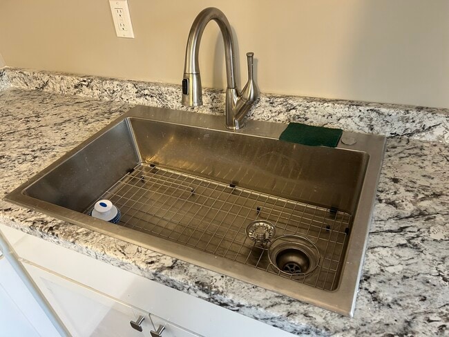 Building Photo - Cranston