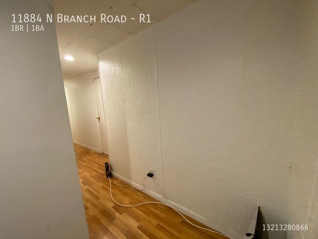 Building Photo - 11884 N Branch Rd