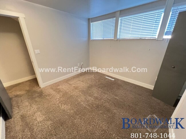 Building Photo - 1660 E 8600 S