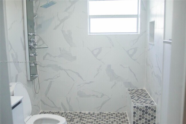 Building Photo - 624 Westward Dr