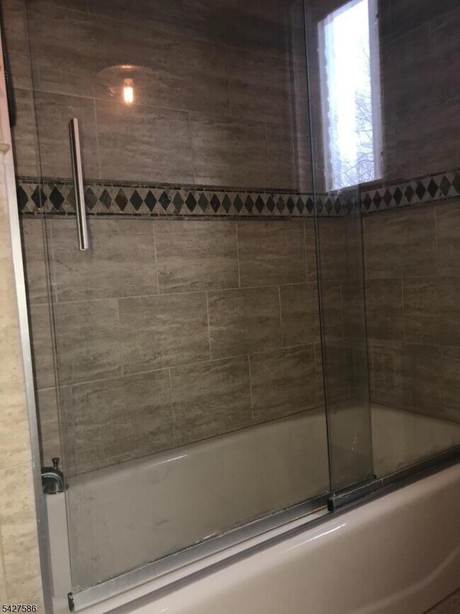 Building Photo - 7D Troy Dr