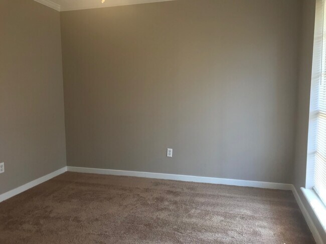 Building Photo - Beautiful Home for Lease!