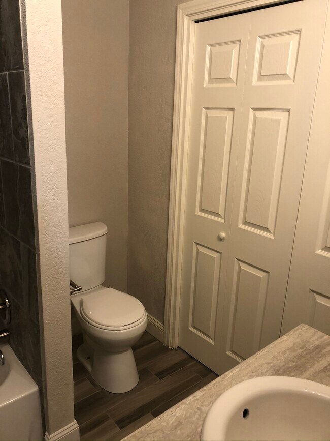 Building Photo - 812 Hardy Springs Cir