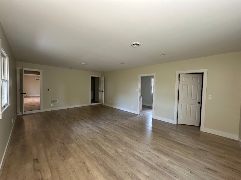 Building Photo - 6610 Lancaster Rd