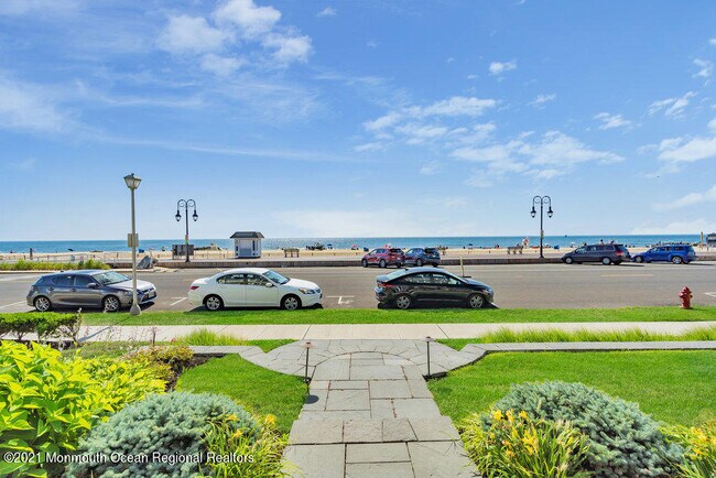Building Photo - 1302 Ocean Ave N