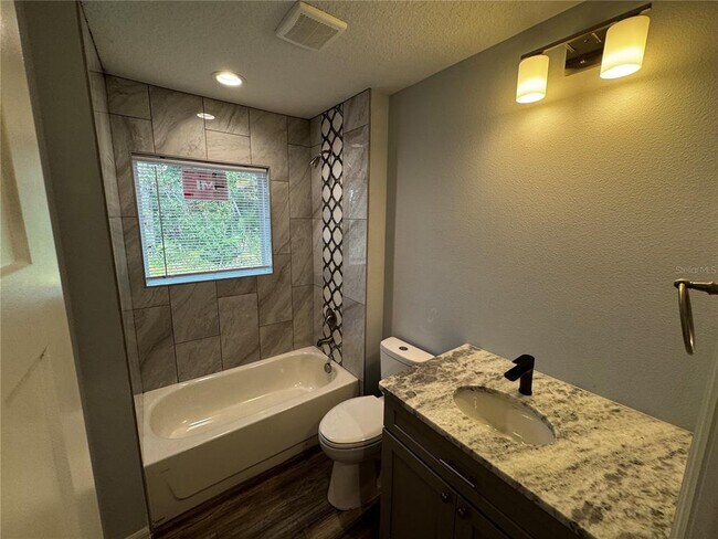 Building Photo - 25919 Sackamaxon Dr